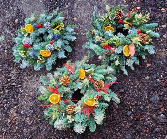 Christmas Cemetery Wreaths